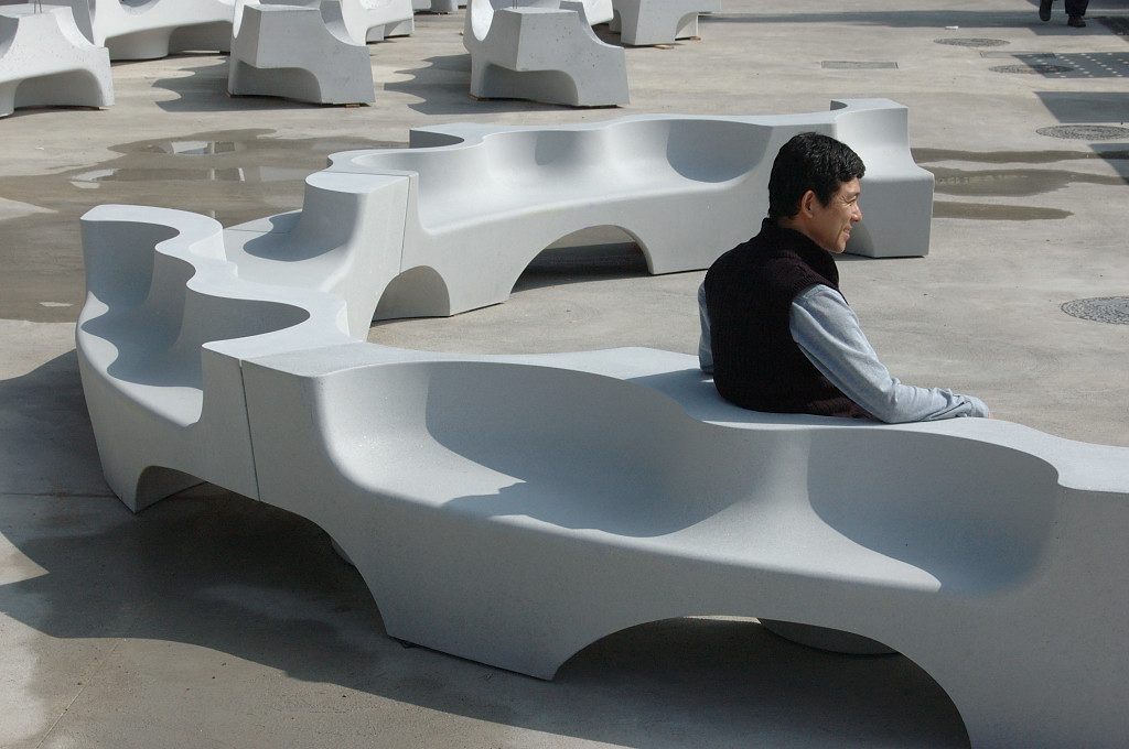 Naguisa bench - Urban furniture